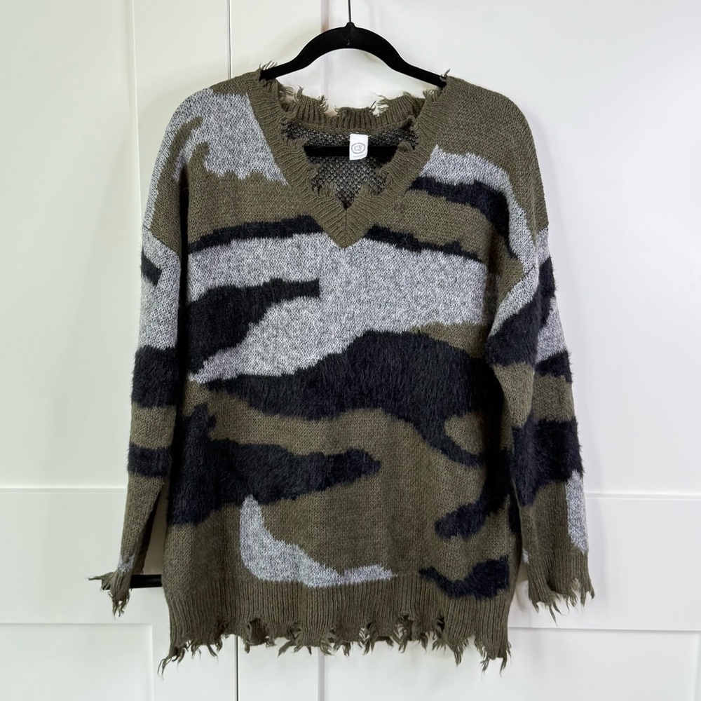 Camouflage Frayed Hem Sweatshirt